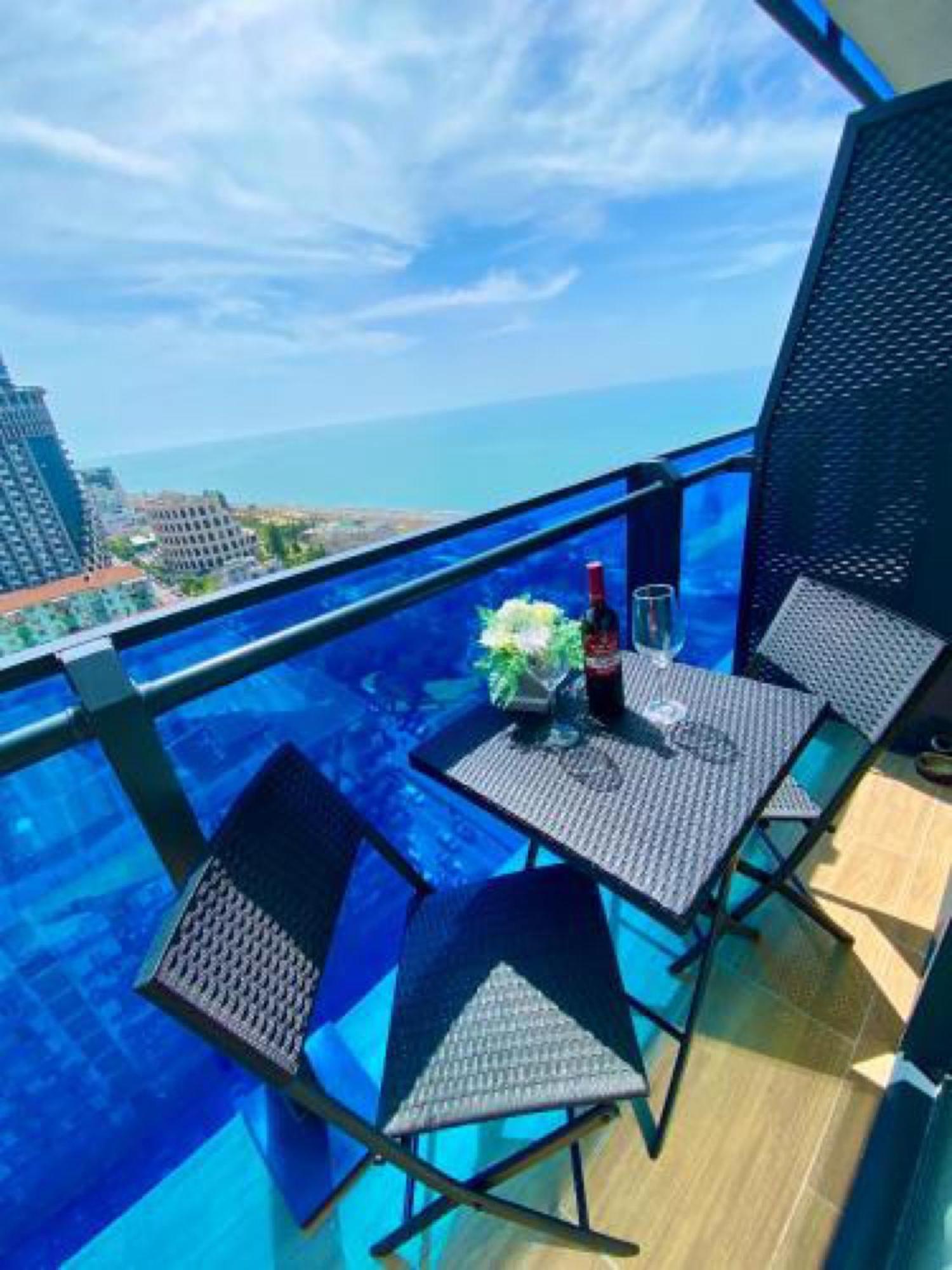 Delux Sea View Aparthotel In Orbi City Batumi Zewnętrze zdjęcie