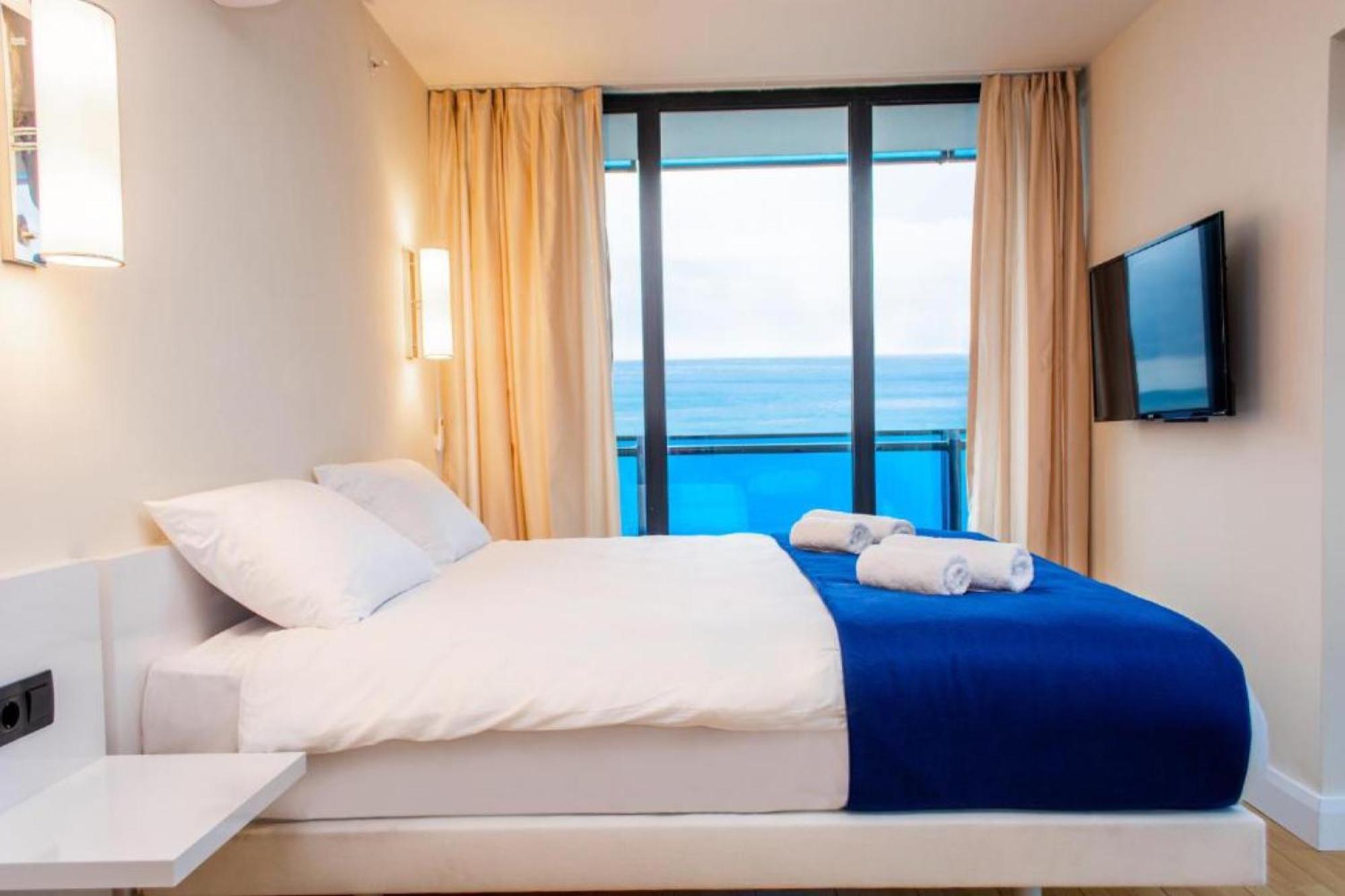 Delux Sea View Aparthotel In Orbi City Batumi Zewnętrze zdjęcie