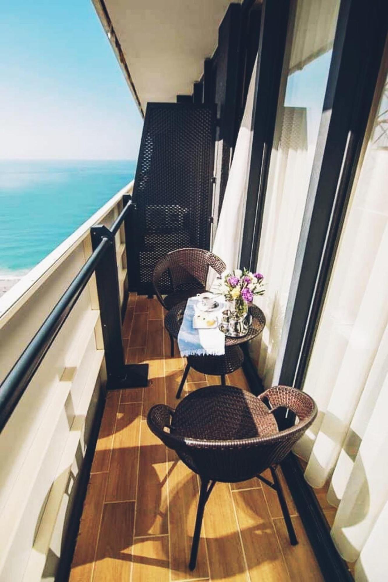 Delux Sea View Aparthotel In Orbi City Batumi Zewnętrze zdjęcie